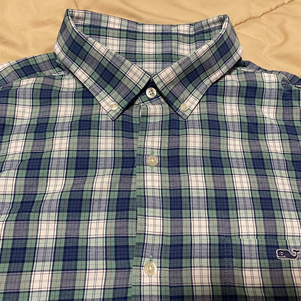 Vineyard Vines XL shirt